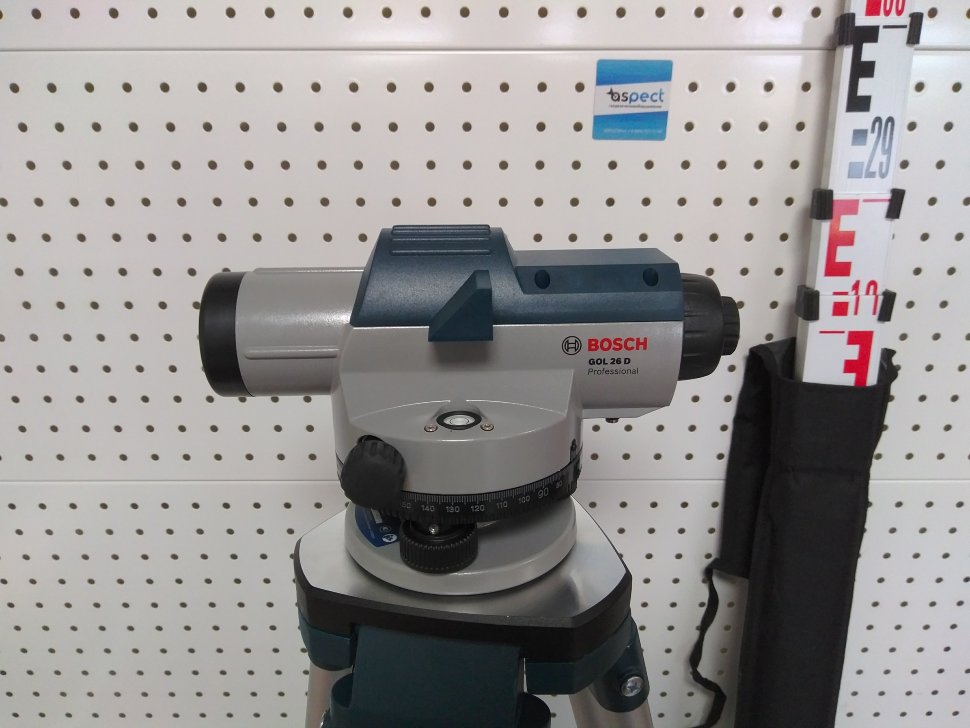 Нивелирный комплект Bosch GOL26D + BT160 + GR500