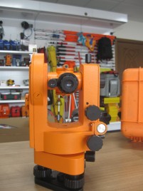 Оптический теодолит УОМЗ 4T30П