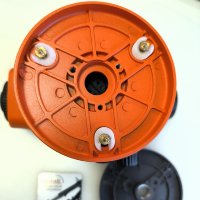 Внутри трегера нивелира AL32