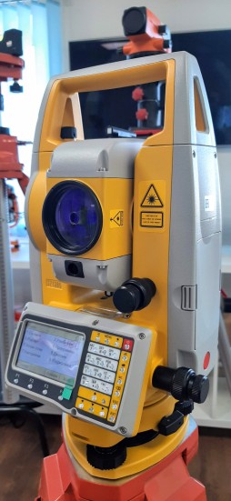 Тахеометр South N3  СКО 2&quot; дальномер 1000 м.  