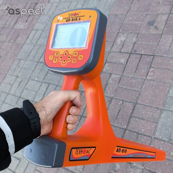 Кабелеискатель Успех КБИ-309ЦК (приемник АП-019.5)